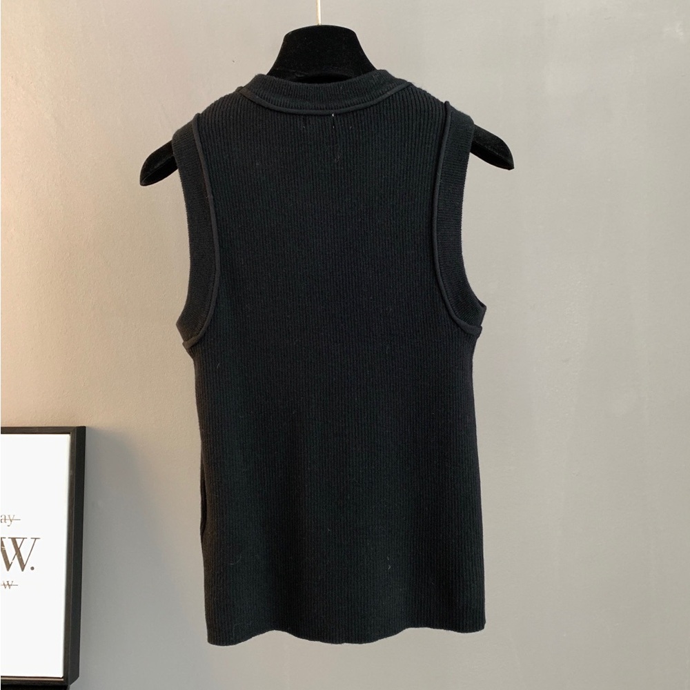 Loewe Black Sleeveless Knit Top with White Emblem - Picture 6 of 8